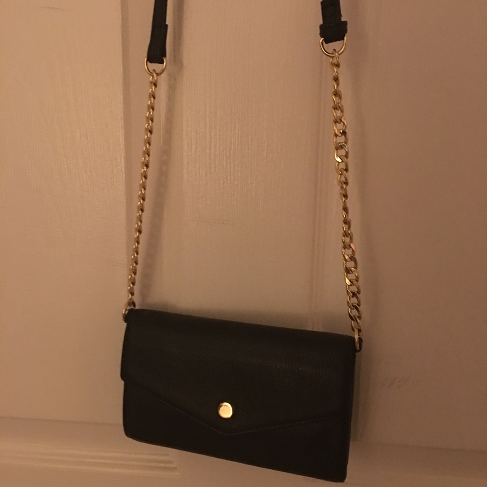 Stella & Max Crossbody Smartphone Wallet in Black - Picture 3 of 5